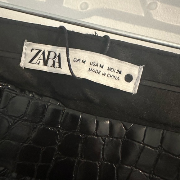 Croc Embossed pants with croc-effect - Picture 2 of 7